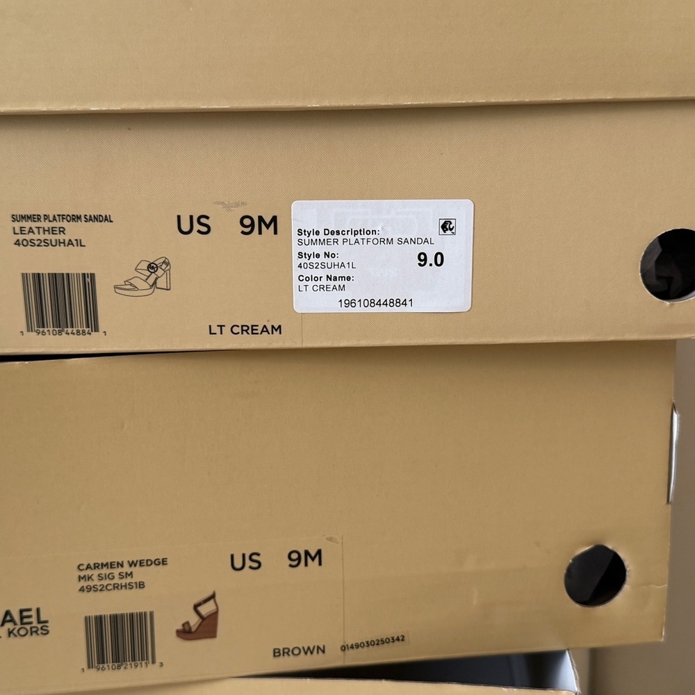 Michael Kors Brown Carmen Wedge with logo. size 9. NIB - Picture 6 of 6
